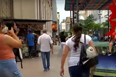 Intenso movimiento en el microcentro, a días de la Nochebuena