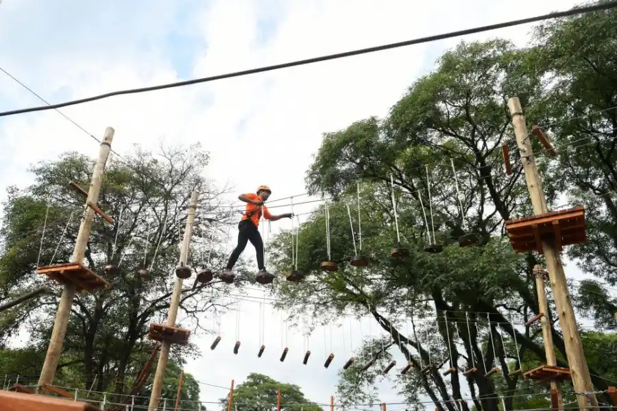 UNA NUEVA EXPERIENCIA. El parque aéreo ubicado en la subida de El Corte, que comenzó a funcionar este fin de semana.