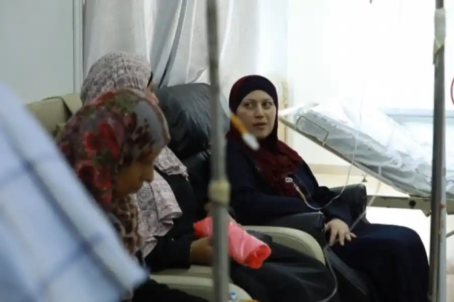 ABANDONADAS. Mujeres con cáncer sufren el desprecio en Gaza.