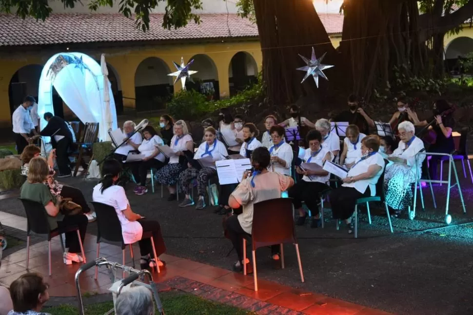 Celebración en el hogar San Roque