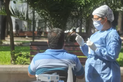 Los tucumanos se agolparon en los nodos de  vacunación y testeos antes de las fiestas