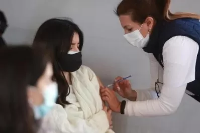 Nación analizará adelantar la dosis de refuerzo contra el coronavirus