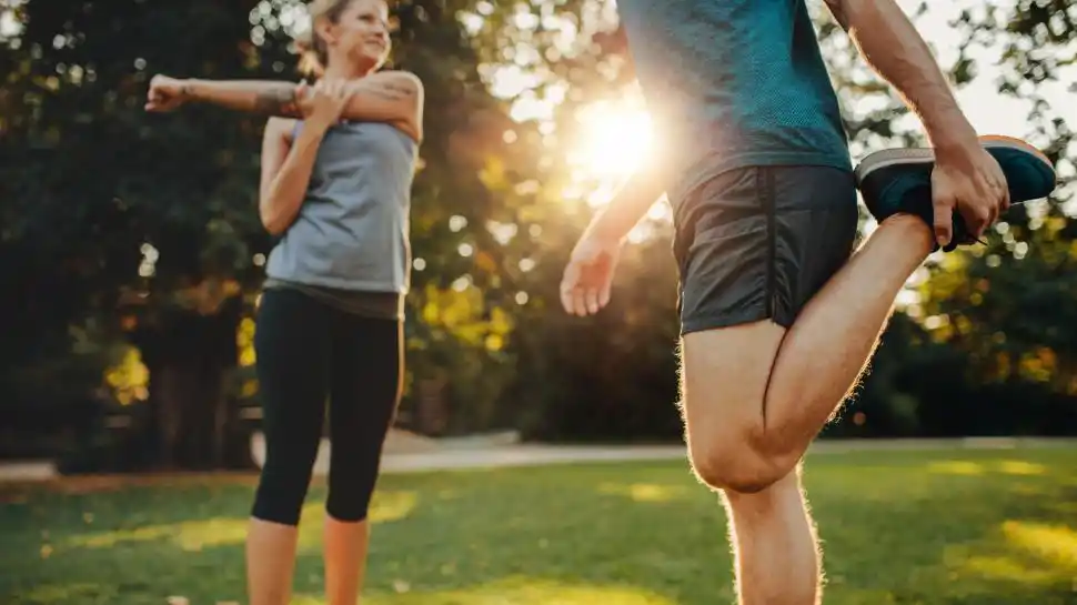ROPA ADECUADA. Tu vestimenta debe ser suelta y de colores claros.