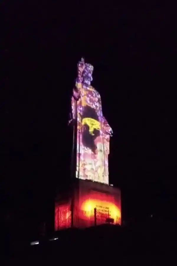 TURISMO. Un remozado Cristo ya bendice el Gran San Miguel de Tucumán.