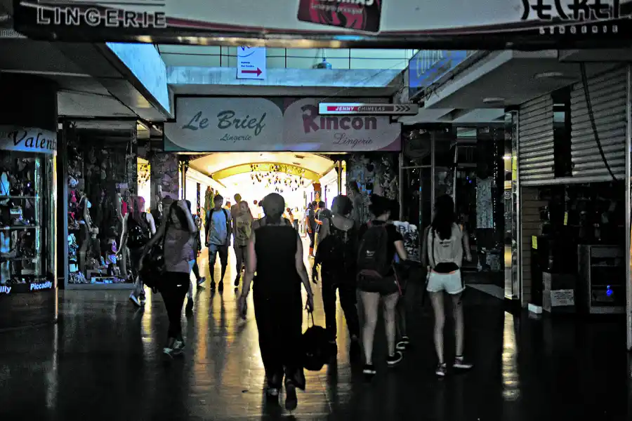 A OSCURAS. Los capitalinos deberán acostumbrarse a los cortes.