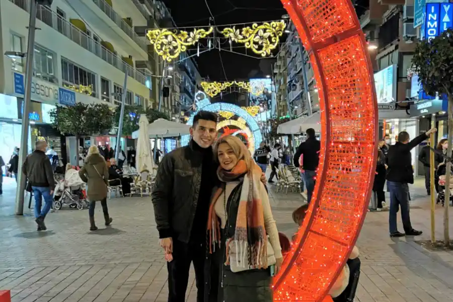 EN ESPAÑA. Contanza Pellegrini y Jorge Marcaida pasarán la Navidad con temperaturas bajo cero.