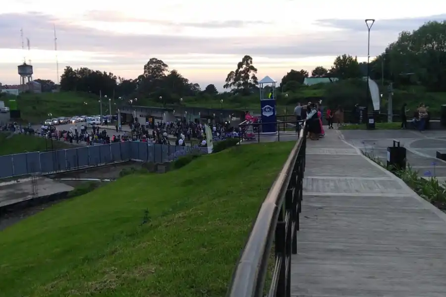 TURISMO. Un remozado Cristo ya bendice el Gran San Miguel de Tucumán.