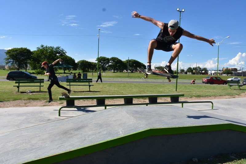 SKATE. El arte de dominar el equilibrio sobre ruedas.