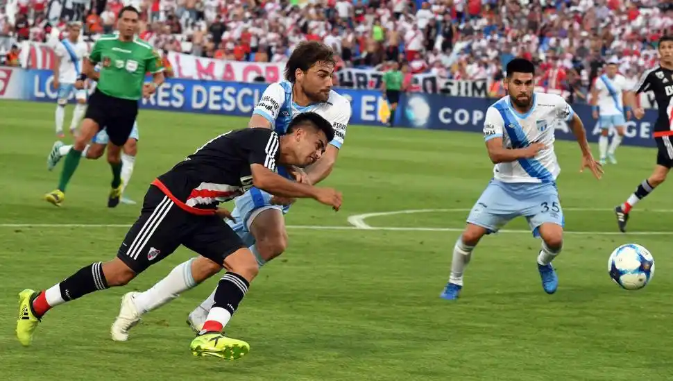 NO PUDO SER. San Martín y Quilmes jugaron dos partidos durante la última temporada de la Primera Nacional. El saldo fue un triunfo “cervecero” y un empate.