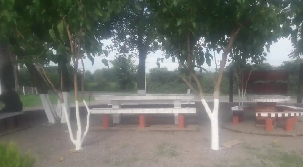 NUEVO ESPACIO. La plazoleta está ubicada en El Timbó Viejo, en el acceso al kartódromo. Foto Gentileza Alfredo Pérez