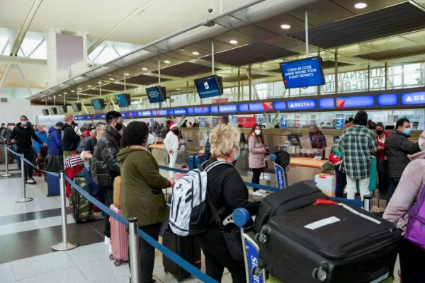 Mil vuelos cancelados en EEUU por Ómicron