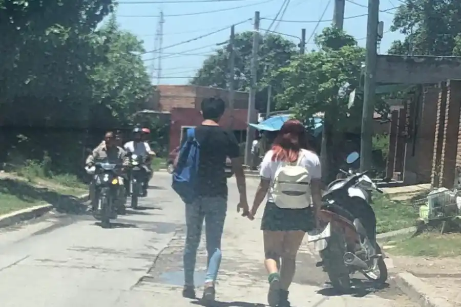 Trampa en la vereda en Chacabuco al 400