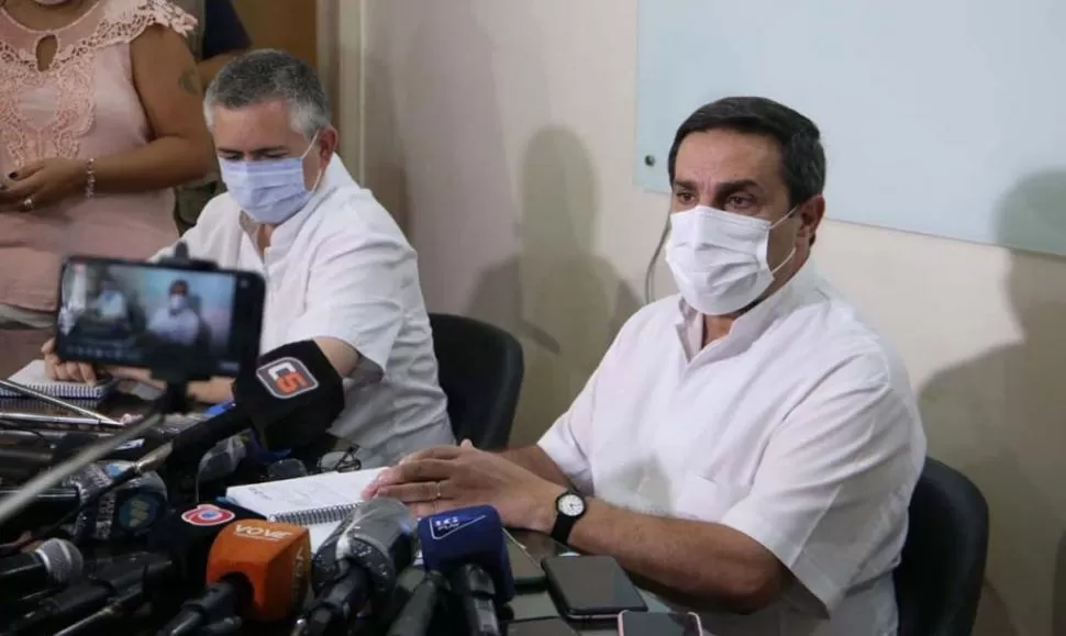 CENTRO DE TESTEO . El domingo se detectaron 37 pasajeros con covid positivo que venían en un colectivo, en gira de egresados, desde Córdoba. la gACETA / FOTO DE ANTINIO FERRONI 