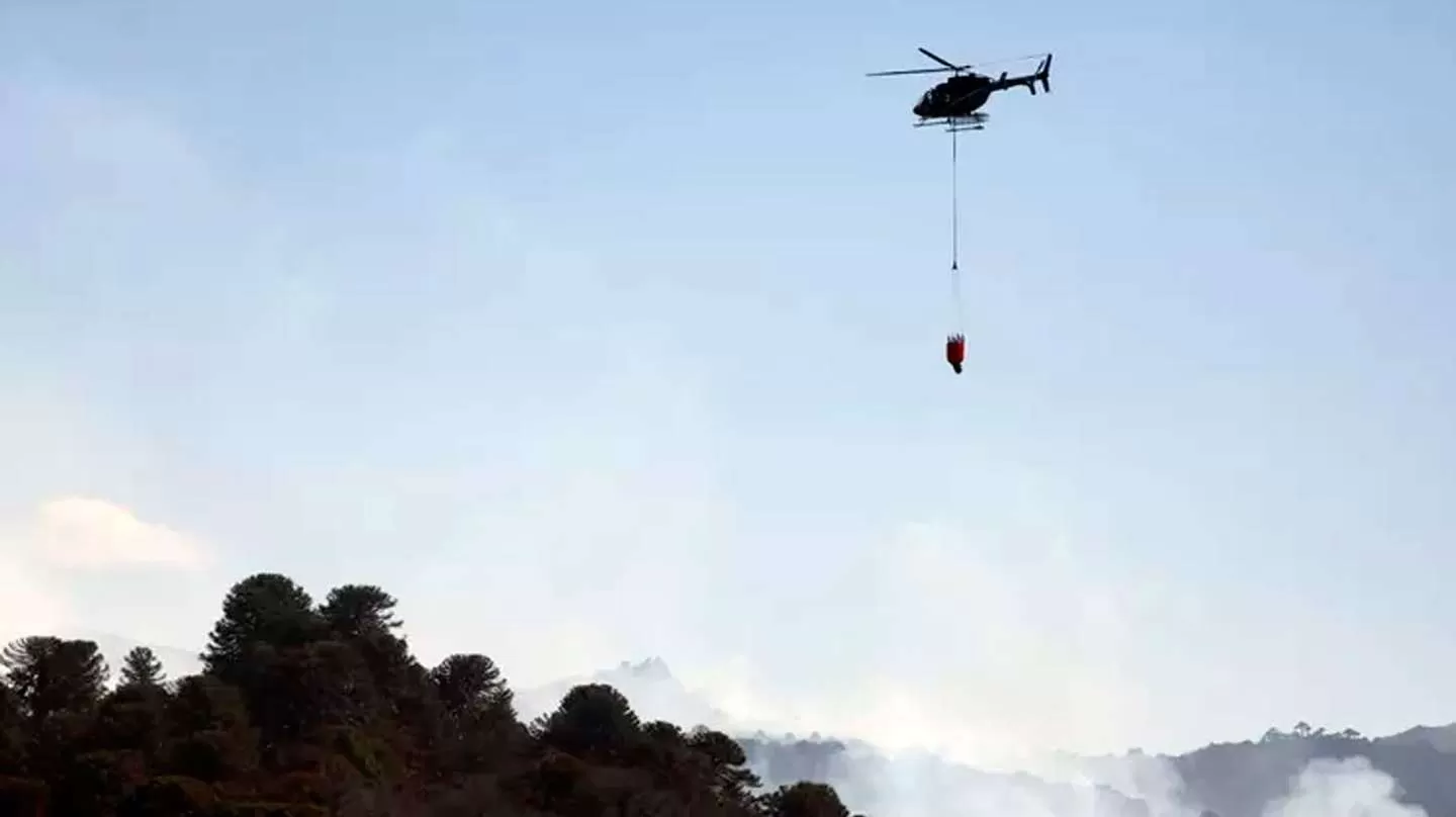 Cayó un helicóptero que combatía los incendios en la Patagonia