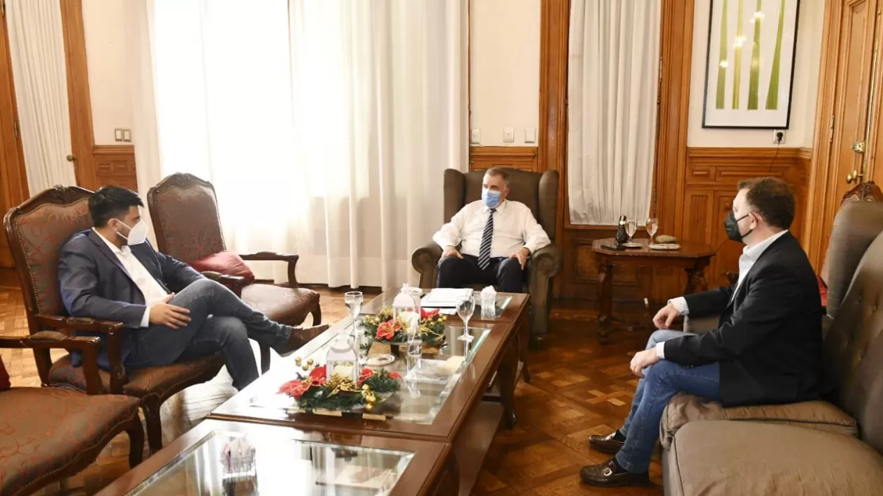 EN CASA DE GOBIERNO. Jaldo, junto a Salazar y a Albarracín, dos radicales aliados a Alfaro. Foto: Prensa Gobernación
