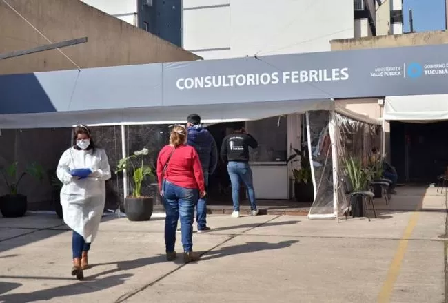 Suben las consultas por covid-19 en Tucumán: cuándo ir a una guardia de febriles y cuándo a un nodo de testeo