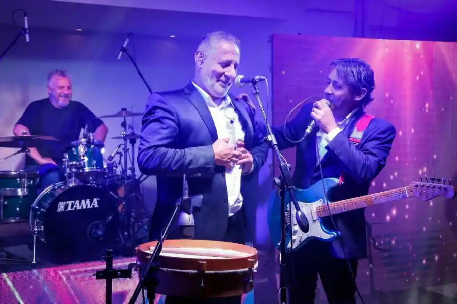 PLAN B. QV4 presenta un show distinto, con un coach motivacional.  