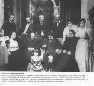 FOTO FAMILIAR. En la víspera de la llegada del siglo XX, los Posse posan para una imagen que venza al tiempo. 
