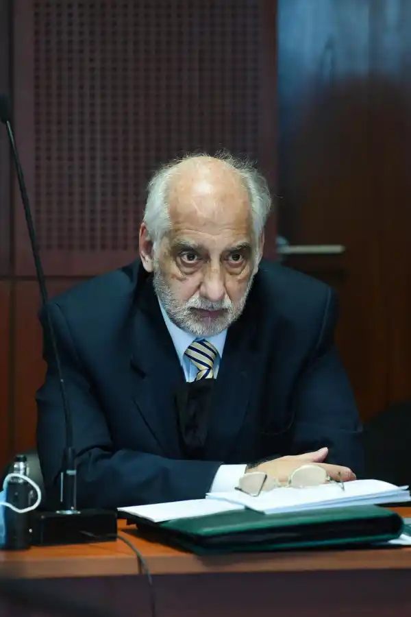 ALBACA EN EL JUICIO. El ex fiscal escucha la condena que le dieron.  la gaceta / foto de Analía Jaramillo (archivo)