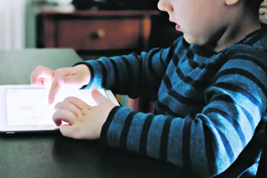 NOS HIPNOTIZAN. Sin que lo sepamos, las plataformas digitales nos atrapan de a poco.