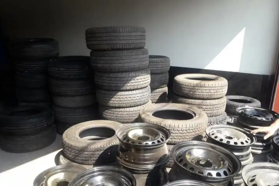 MERCADO DE USADOS. Los especialistas aconsejan las cubiertas O KM.  