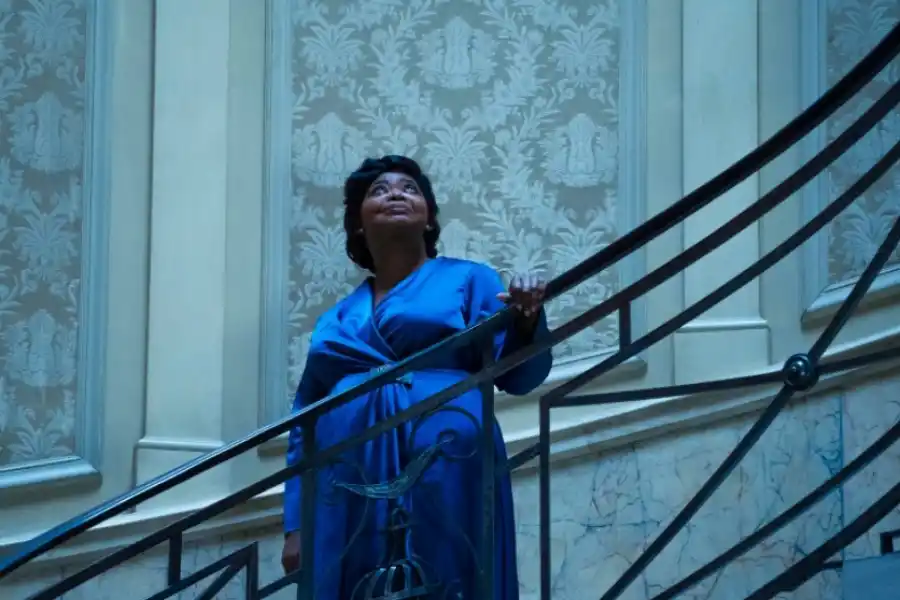 ELLAS PISAN FUERTE. Madam C. J. Walker, interpretada por Octavia Spencer (arriba, a la izquierda). “Valeria”, la serie española que lanzó su temporada dos (arriba, a la derecha). La rapera Roxanne Shante (abajo, a la izquierda) y una escena de “Las cosas por limpiar” (abajo, a la derecha).  