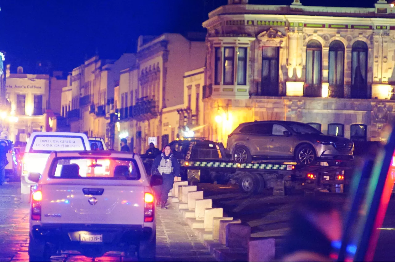 Dejan varios cadáveres frente al palacio de gobierno de una violenta región mexicana