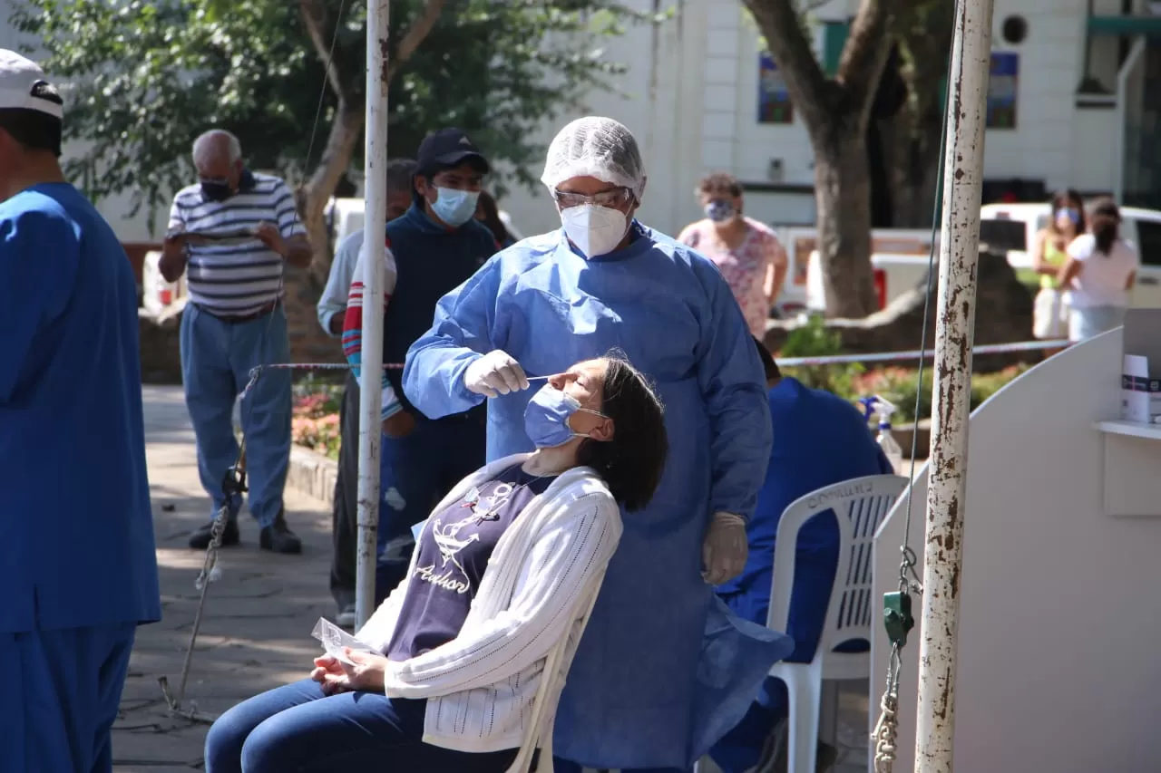 Hisopados en Tucumán. Foto Ministerio de Salud