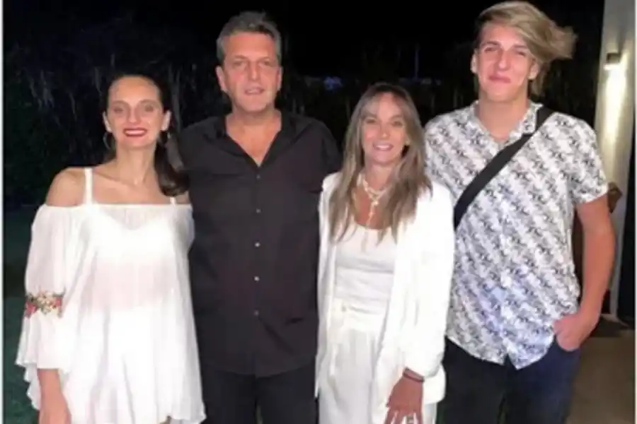 TIGRE. Sergio Massa y  Malena Galmarini recibieron el 2022 en su domicilio bonaerense.