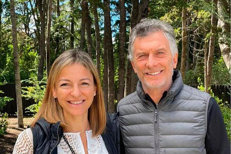 EN LA PATAGONIA. Mauricio Macri se reunió en Villa La Angostura con la ministra porteña Soledad Acuña.