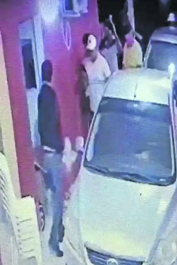 UNA PRUEBA. Un video mostraría que había nexos entre dos grupos.  