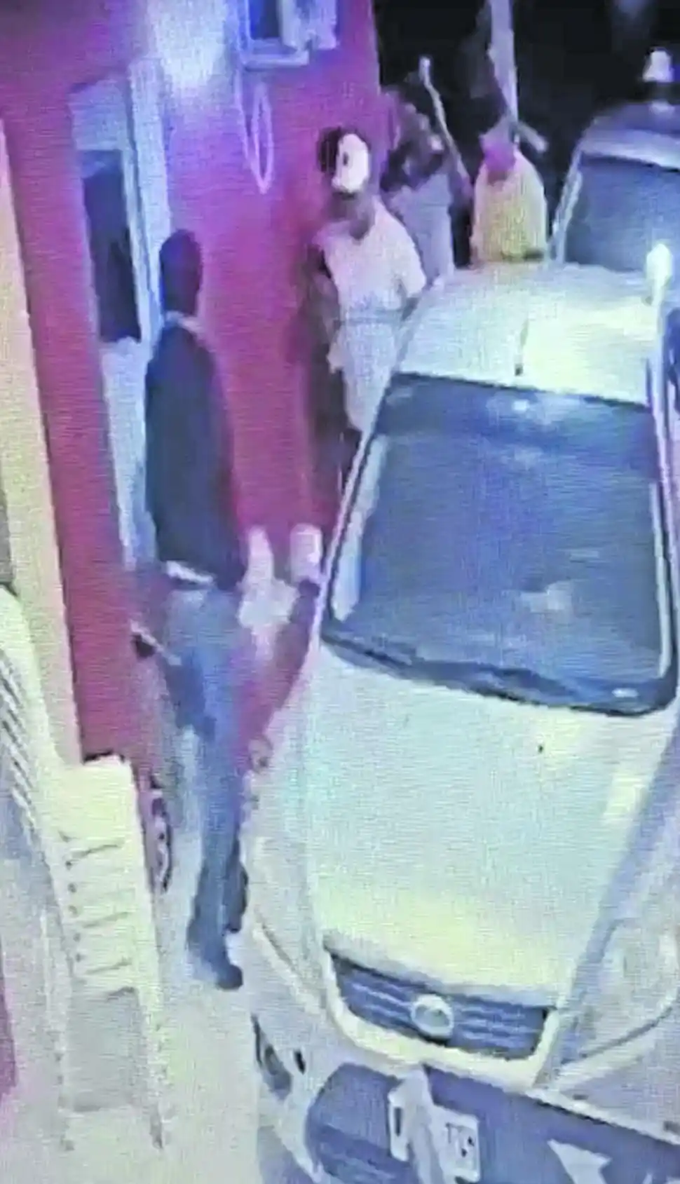 UNA PRUEBA. Un video mostraría que había nexos entre dos grupos.  