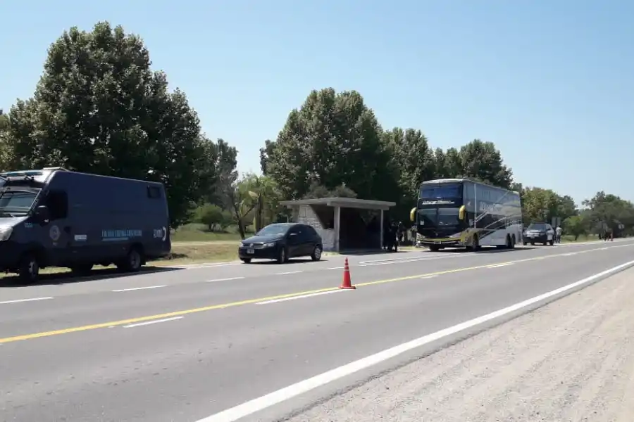 Detuvieron en la ruta 157 un colectivo con mercadería sin documentación