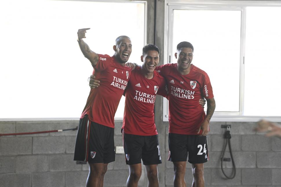 DE BUEN ÁNIMO. Pese a las bajas por covid, River comenzó la pretemporada enchufado en San Martín de los Andes. prensa cabj