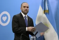 Guzmán cumple, Stiglitz dignifica