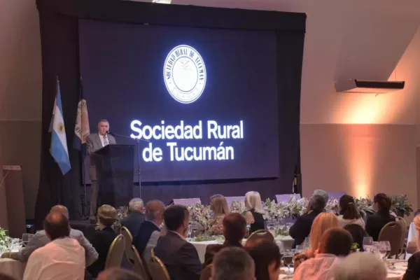 Luna de miel en la torre de Babel