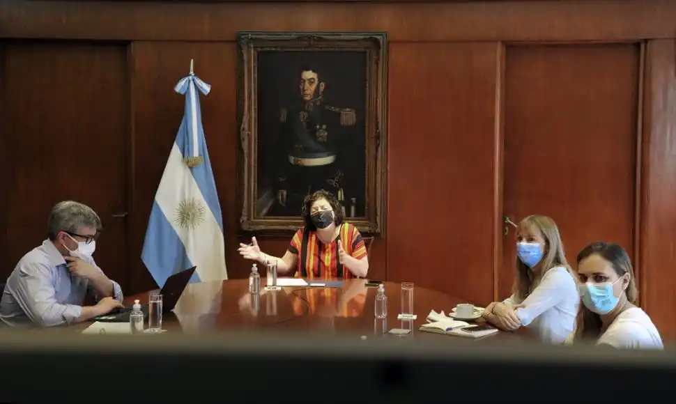 CUMBRE DEL COFESA. Carla Vizzotti encabezó el encuentro de ministros de Salud provinciales en el que se definieron las nuevas recomendaciones. FOTO / Ministerio de salud publica de la nación