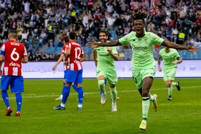 Athletic Bilbao sorprendió a Atlético de Madrid y se metió en la final de la Supercopa de España