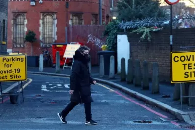 Alarma en Reino Unido: en la última semana crecieron un 32% los casos de covid-19