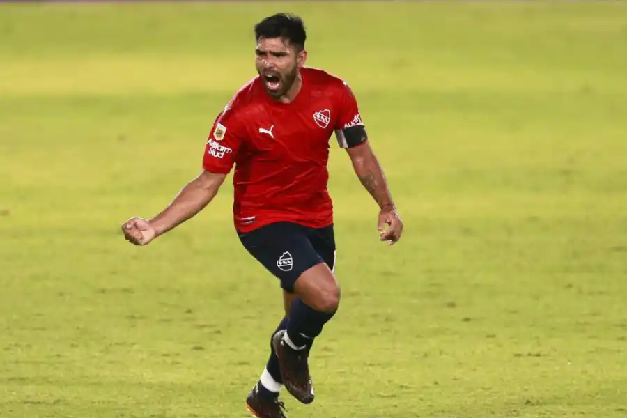 ¿Y AHORA? Independiente dejó ir a su goleador, Silvio Romero. Quiere a Gigliotti para suplirlo. archivo