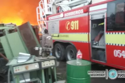 Un incendio en Pozo del Alto generó miedo en los vecinos