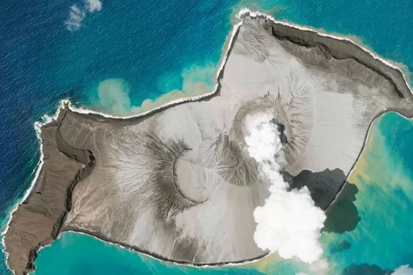 Evacuados y alarma por un tsunami en Tonga