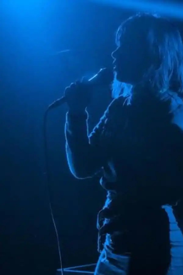 MUJERES EN LO URBANO. Zoe presentándose en un evento.