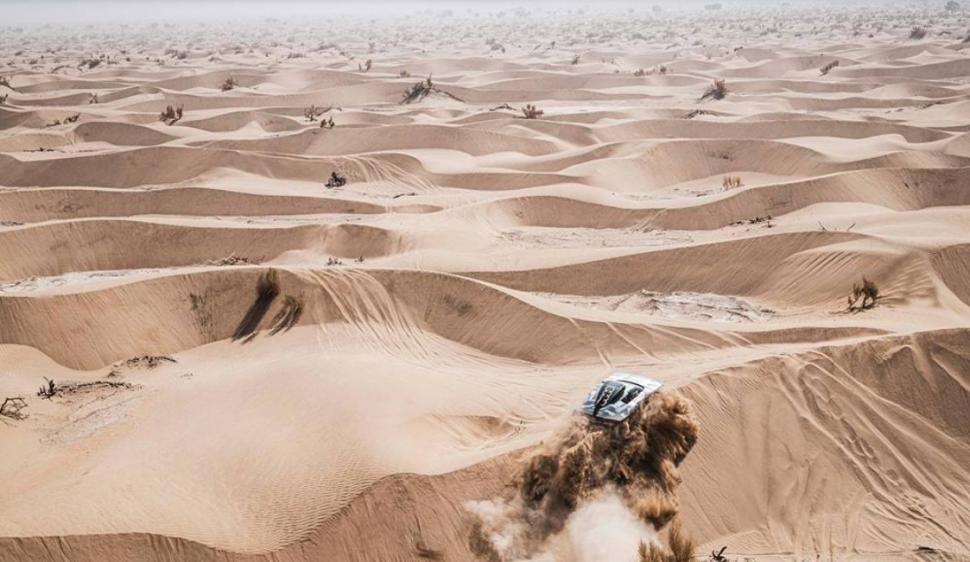 HASTA DONDE SE PIERDE LA VISTA. En las arenas sauditas, un paisaje típico y sobrecogedor.