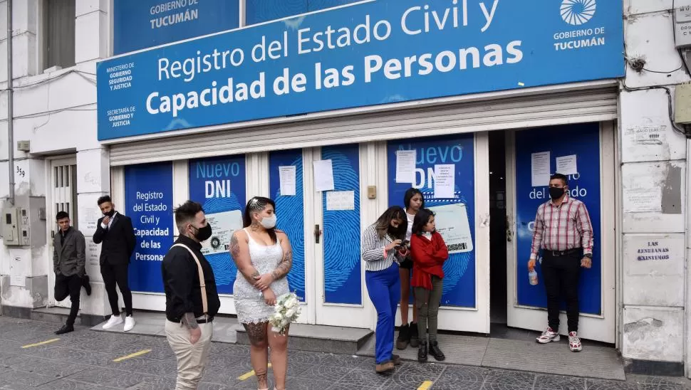 EL AMOR ES MÁS FUERTE. Muchas parejas debieron reprogramar sus casamientos y aplazarlos más de un año.