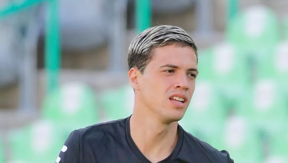 DEFENSA. Doldán Aquino tiene 24 años; participó en la sub 20 de Paraguay.