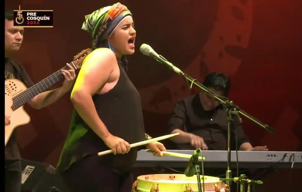 Una voz tucumana en la primera luna de Cosquín