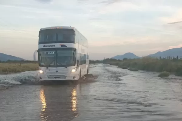 Habilitaron la Ruta Nacional 40 luego del desborde del río Santa María