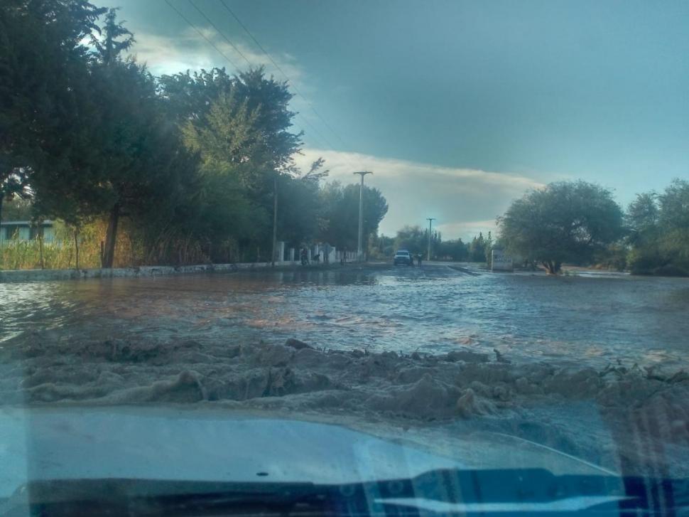 “BAÑO DE INMERSIÓN” PARA EL BAÑADO. Las precipitaciones abundantes registradas en Catamarca y Tucumán afectaron esta localidad de los Valles. comuicación pública