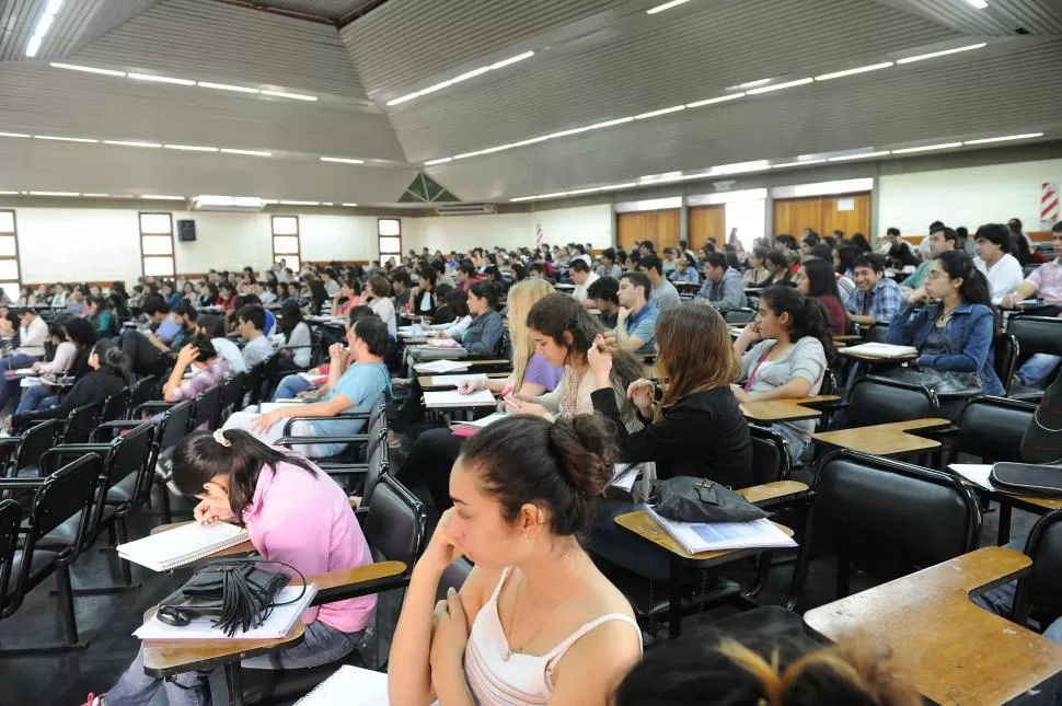 Una de las cuatro universidades de Tucumán exigirá pase sanitario en 2022